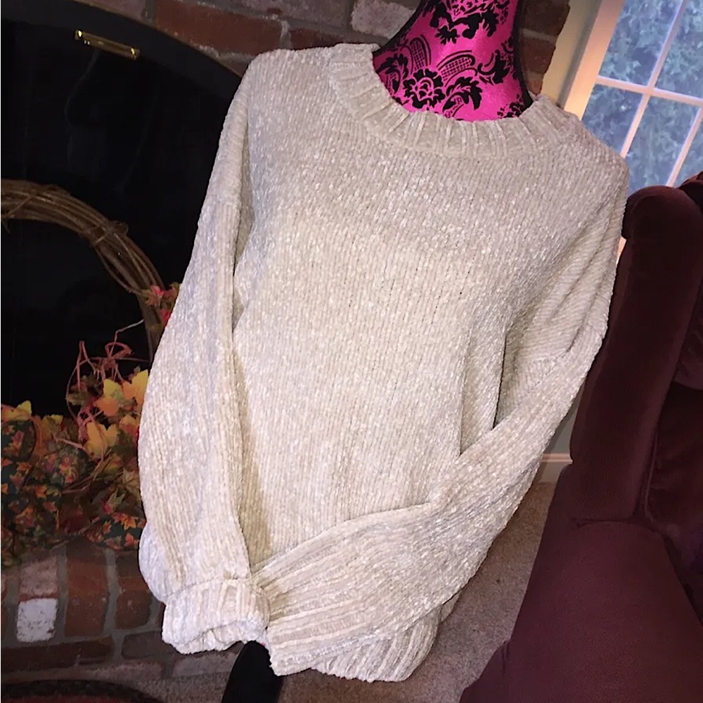 Chelsea & Theodore Short Chenille Knit Women's Sweater Size L Beige